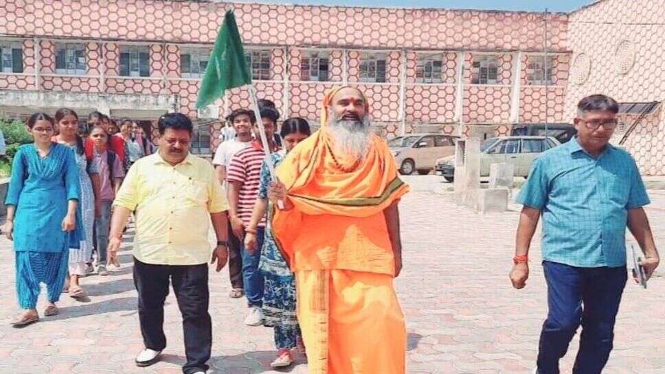 मानसिक स्वच्छता आवश्यक है, व्यक्तित्व निर्माण के लिए- स्वामी विमर्शानंद