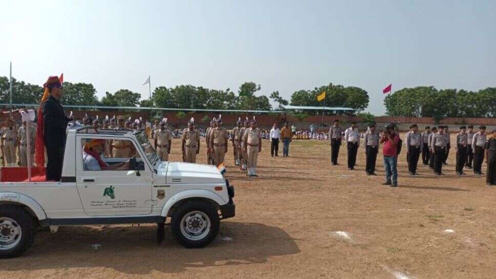 झुंझुनू में हर्षाेल्लास के साथ मनाया गया स्वाधीनता दिवस