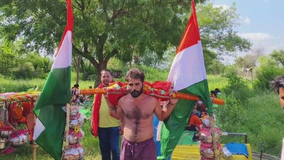 131 लीटर जल की कावड लेकर पहुंचा महावीर