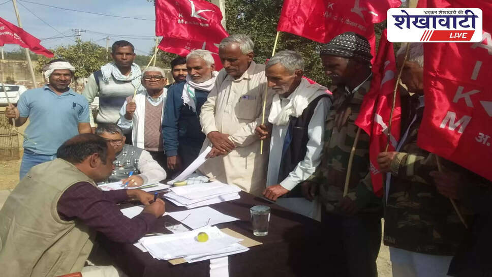 Farmers protest against smart meter scheme at Buhana tehsil