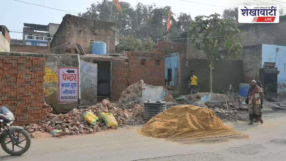 Residents remove encroachment at Eidgah Chowk Sikar road widening