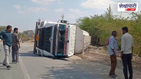 Spirit tanker overturned on Ratangarh mega highway near college