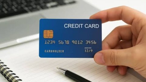 1 अप्रैल से बदल जाएंगे क्रेडिट कार्ड से जुड़े नियम, इतनी बार से अधिक स्वाईप किया कार्ड तो आएगा नोटिस