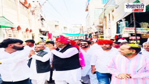 Taranagar MLA Narendra Budania meets traders on Holi