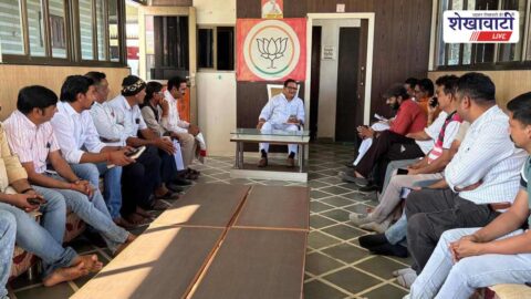 Former MLA Abhinesh Maharshi listening to public grievances in Ratangarh