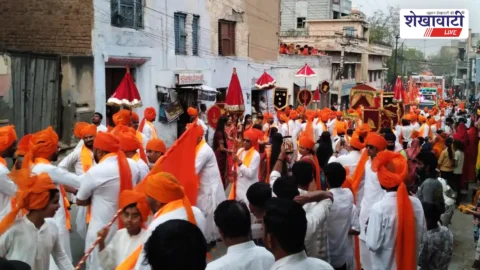 Churu News : रामनवमी पर चूरू में भव्य शोभायात्रा, घोड़ों पर सवार ‘लक्ष्मीबाई’ बनी युवतियां बनीं मुख्य आकर्षण