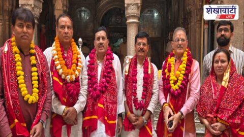 Governor Kavinder Gupta offering prayers at Shakambhari temple Udaipurwati