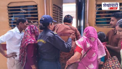 Chidhawa police help elderly woman at railway station safe travel