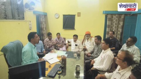 BJP delegation meets XEN over water issues in Ratangarh