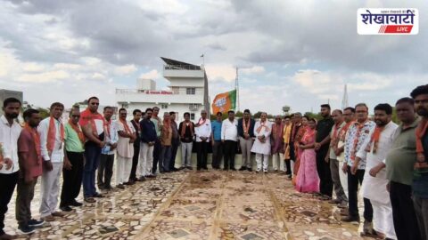 BJP workers celebrating foundation day in Ratangarh party office
