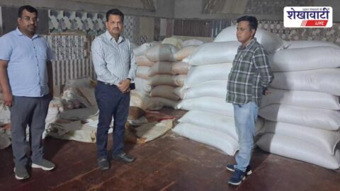 Food safety team seizing adulterated spices at Beawar factory