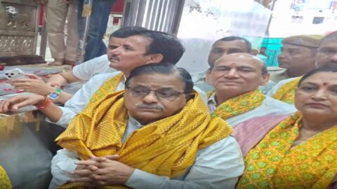 Sikar News : खाटूश्यामजी में राधा मोहन अग्रवाल ने किए दर्शन, कार्यकर्ताओं में उत्साह