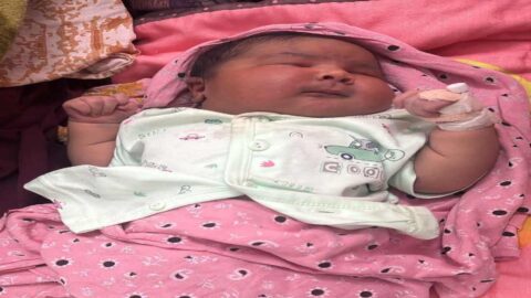Newborn baby with high birth weight in Fatehpur Sikar hospital