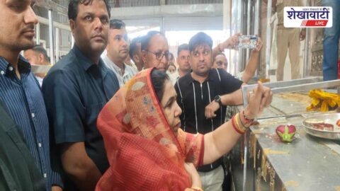 Minister Manju Bagmar offering prayers at Khatu Shyam temple Sikar