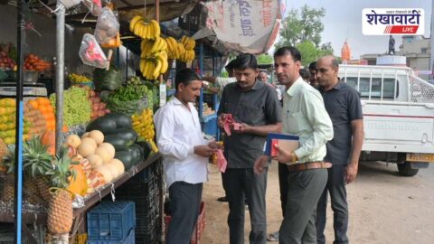 Sikar municipal team plastic ban campaign street vendors awareness drive