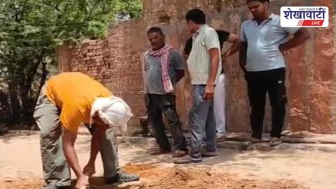 Churu News : ग्रामीणों ने खुद ठीक की पानी लाइन, विभाग पर उठे सवाल