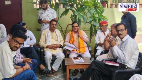 Former MLA Abhinesh Maharshi addressing public grievances in Ratangarh