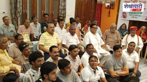 BJP workers listening to Mann Ki Baat in Ratangarh