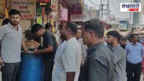 Municipal team inspecting cleanliness and banning polythene in Khatushyamji