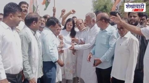 Congress workers protest over inflation and NEET issue in Churu