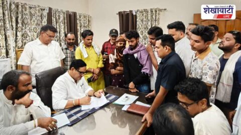 Former MLA Abhinesh Maharshi listening to public grievances in Ratangarh