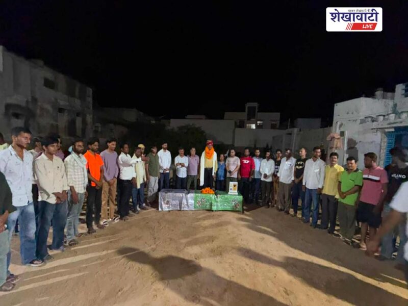 churu-lic-retired-development-officer-mahendra-chaube-felicitation