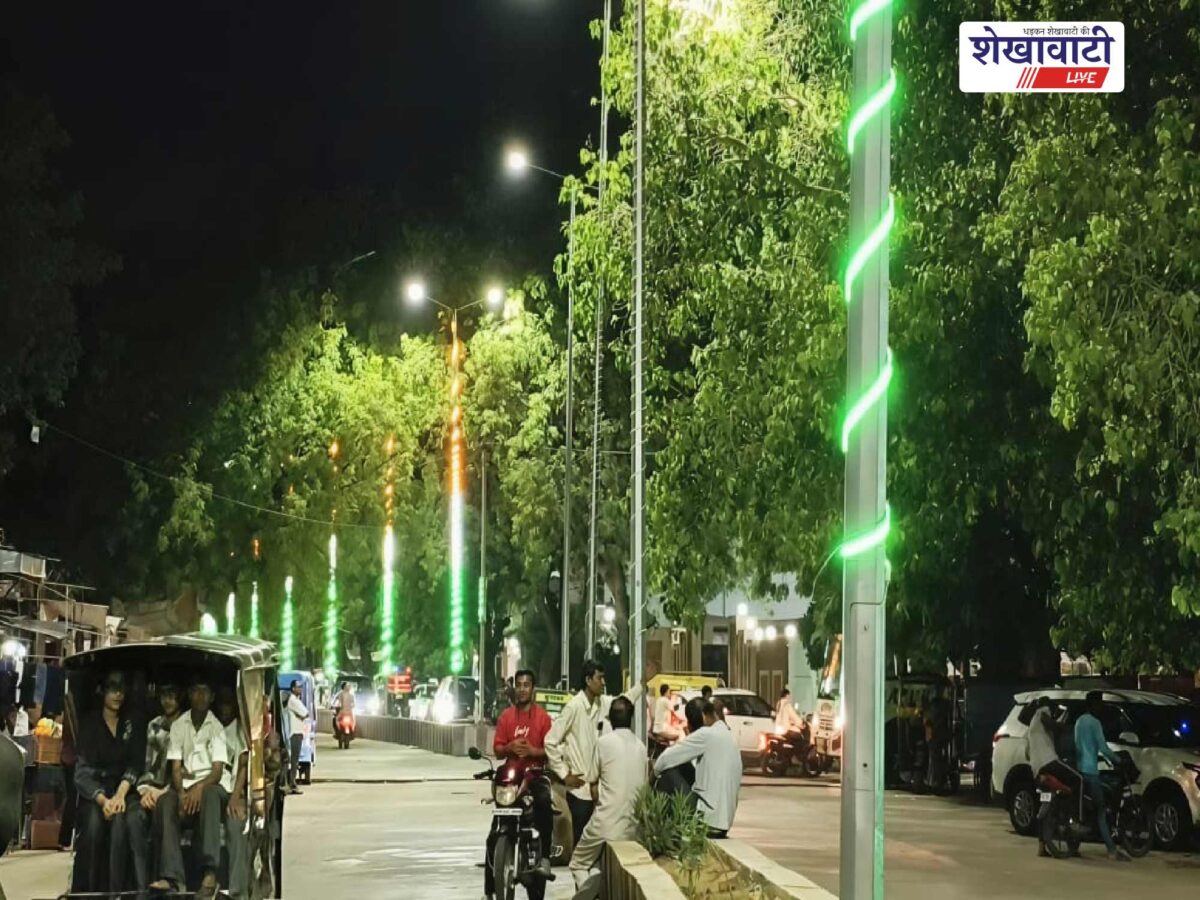 ratangarh-station-road-tricolor-lights-not-working-theft