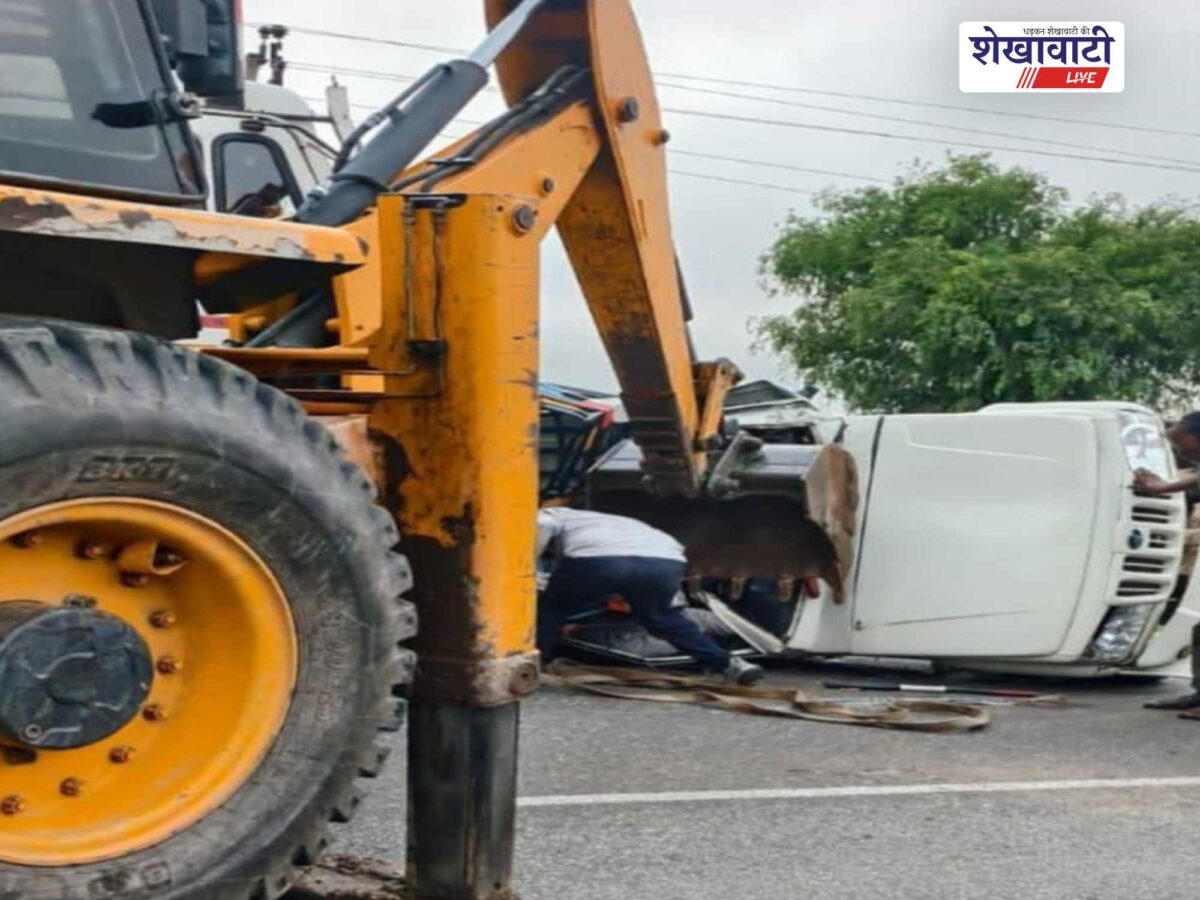 bidasar-pickup-dumper-accident-stray-cattle-road-churu