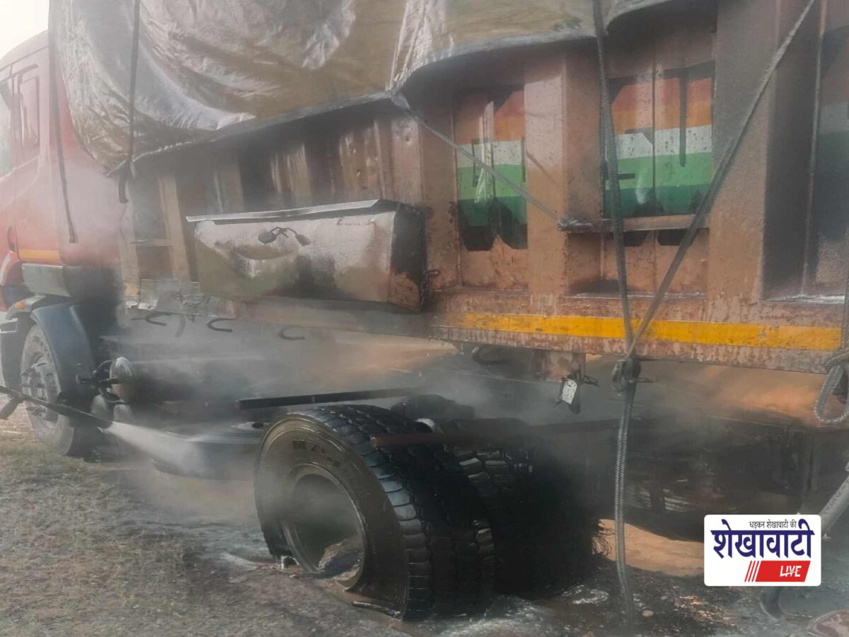 chhapar-megha-highway-trailer-fire-tyre-burst