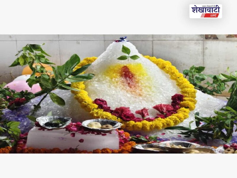 udaipurwati-natural-shiv-dham-snow-shivling-devotees