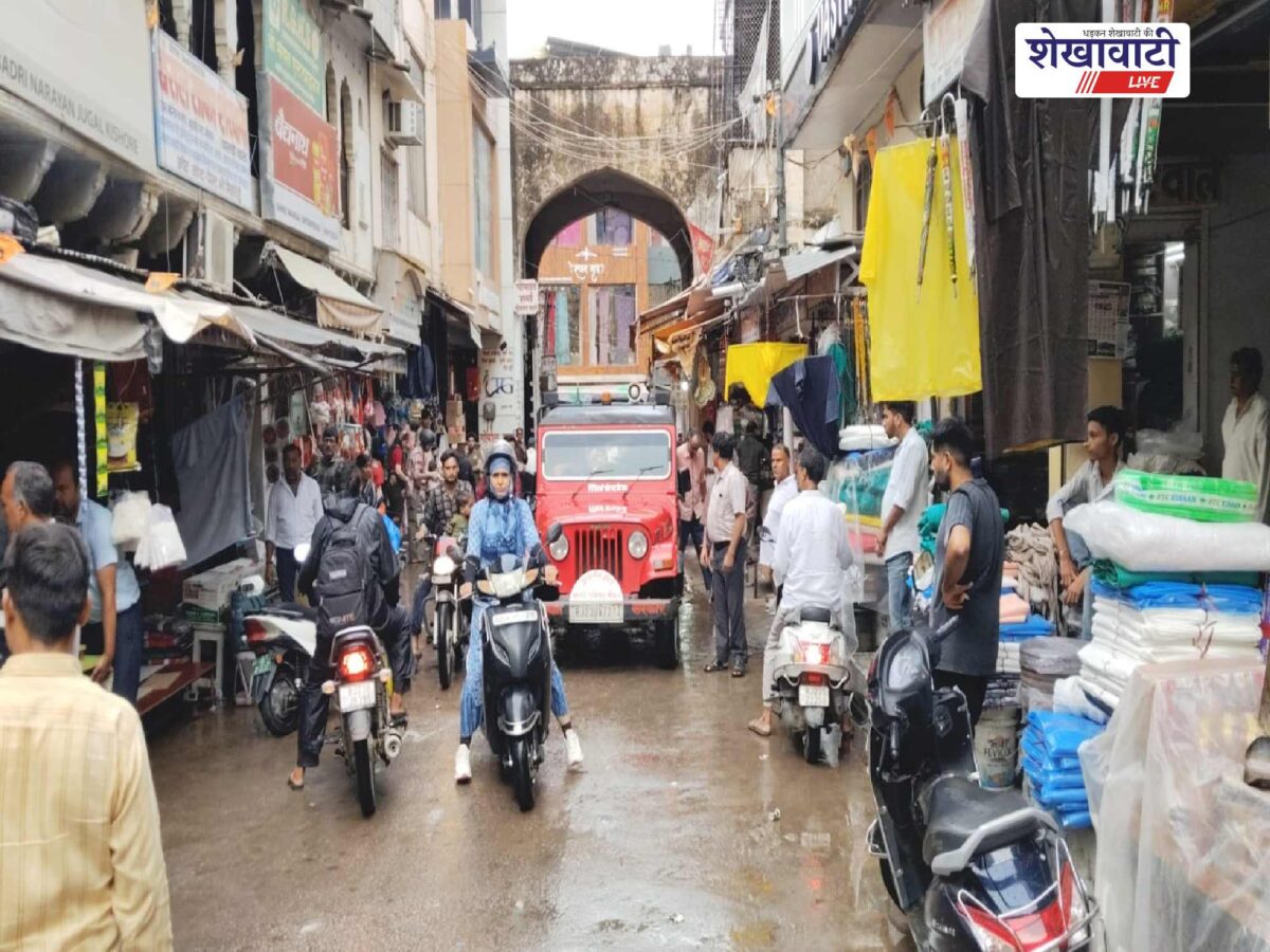 अतिक्रमण के खिलाफ नगर परिषद का अभियान, एसबीआई बैंक से सुभाष चौक तक कार्रवाई