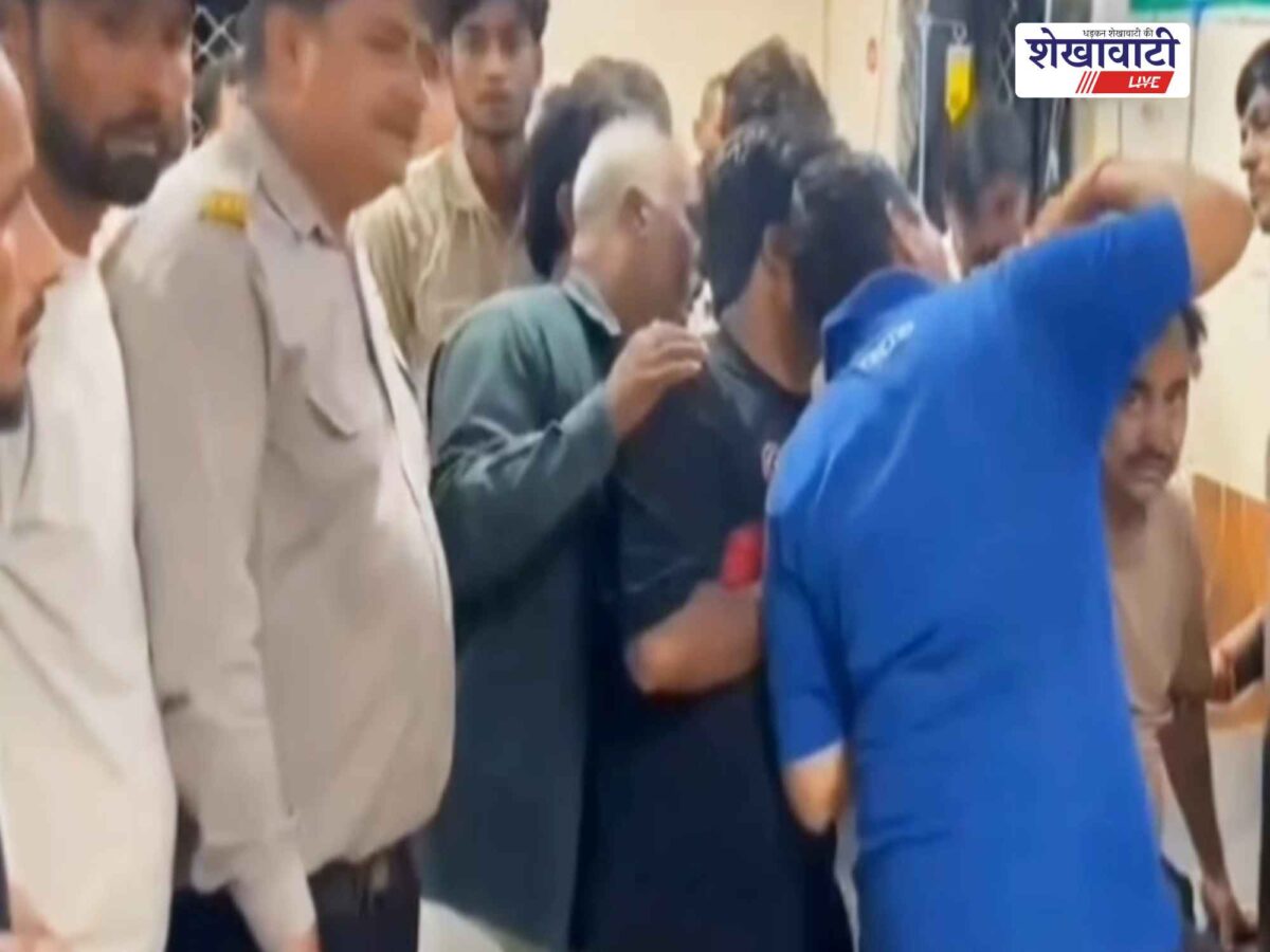 churu-cow-attack-bike-rider-ambulance-operator-seriously-injured