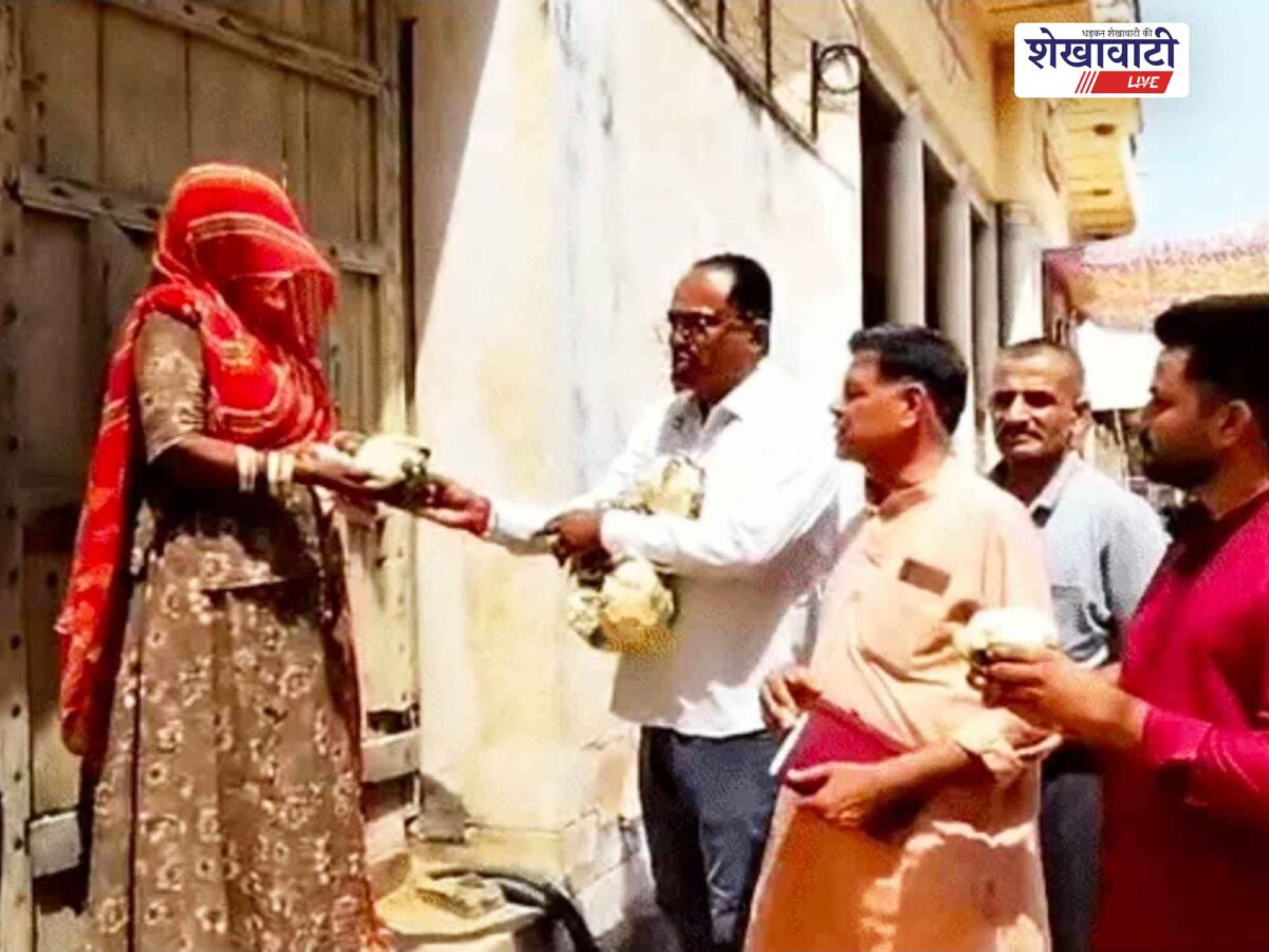 ujangarh-independent-candidate-cauliflower-garland-campaign