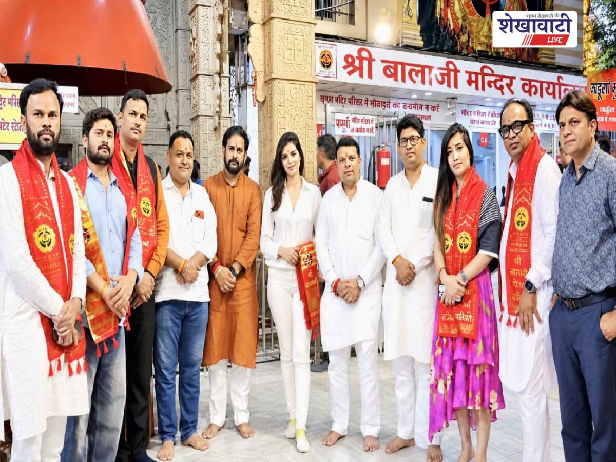sonali-raut-visited-balaji-temple-salasar