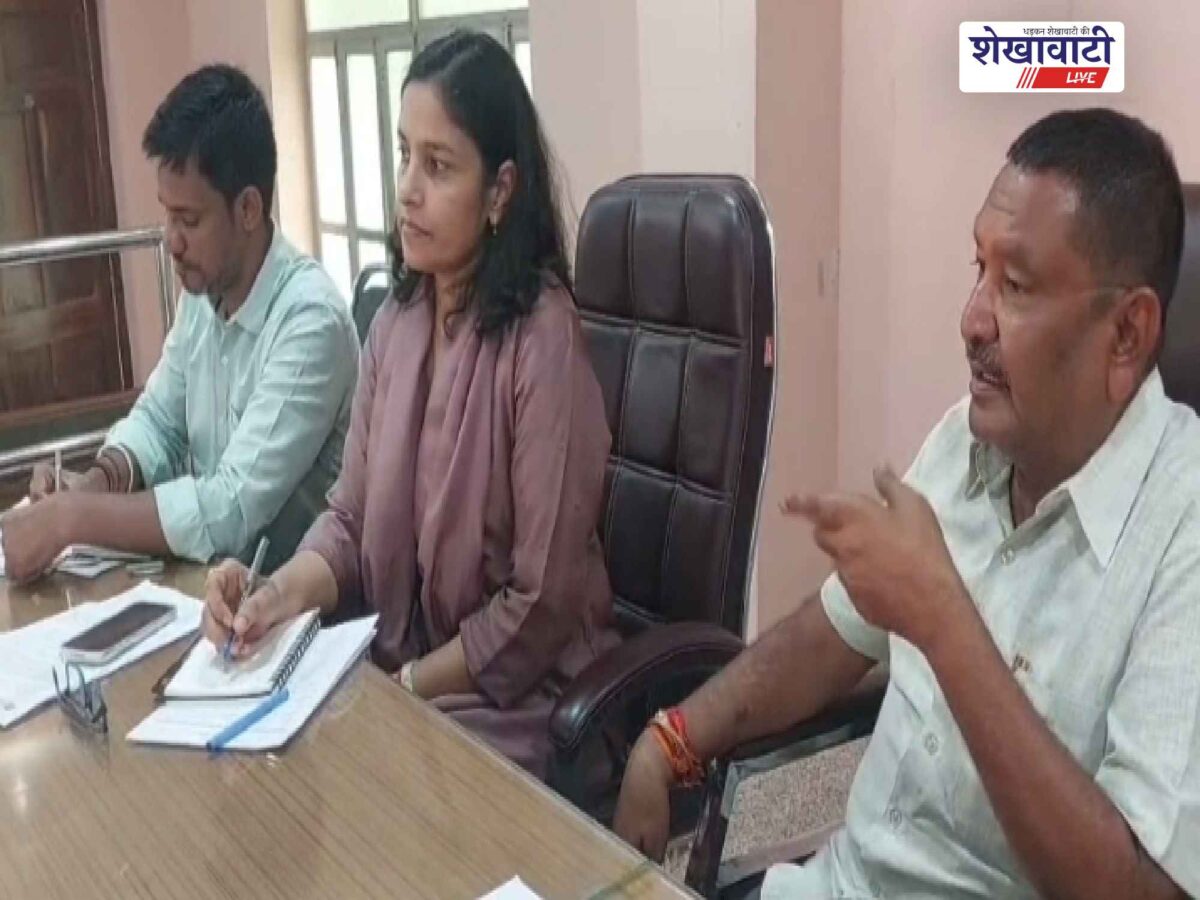 churu-municipality-chairperson-vinay-goenka-cleanliness-inspection