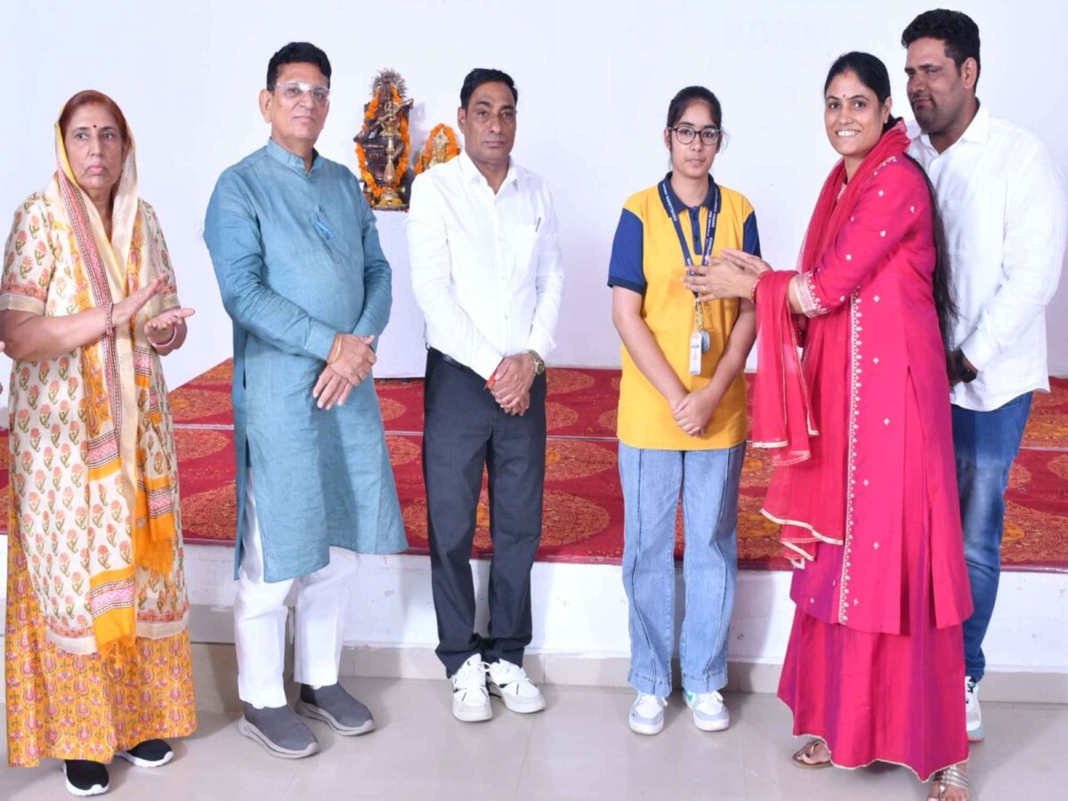 jhunjhunu-vpl-career-institute-student-award-neet-jee