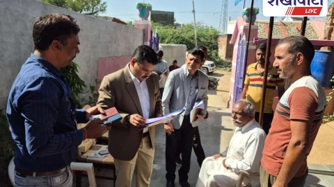 कलेक्टर ने सादुलपुर में लिया एसआईआर कार्यों का जायजा