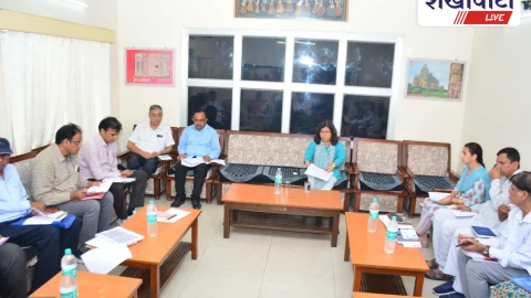 प्रभारी सचिव डोगरा ने की फ्लैगशिप योजनाओं की समीक्षा