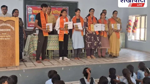 रतनगढ़ में गुरु वंदन छात्र अभिनंदन कार्यक्रम संपन्न