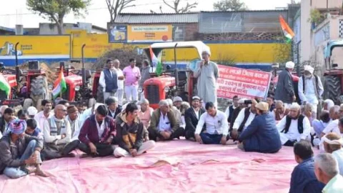 चनाना में ट्रेक्टर तिरंगा रैली, किसानों ने खेती को बचाने का लिया संकल्प