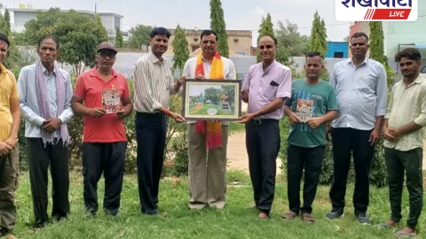 सूरजगढ़ में लेखक धर्मपाल गांधी का सम्मान