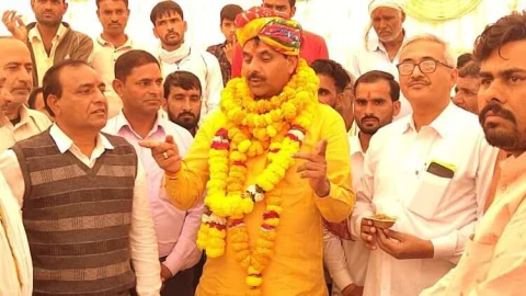 नवलगढ़ क्षेत्र के विकास से विपक्ष के लोग बेेचैन हैं – विक्रम जाखल