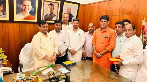 रणधीर सिंह बुडानिया ने की डोटासरा से मुलाकात