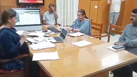 तालछापर के प्रतिनिधि मंडल ने जिला कलक्टर पुष्पा सत्यानी से की भेंट