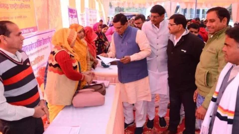 जरूरतमंद एवं पात्र लोगों को मिले सरकार की योजनाओं का लाभ – विधायक