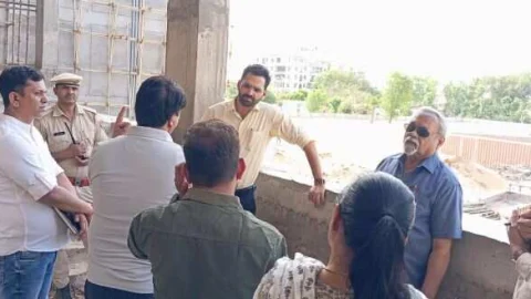 जिला कलेक्टर ने निर्माणाधीन ऑडिटोरियम का किया निरीक्षण,दिये कार्य पूर्ण करने के निर्देश