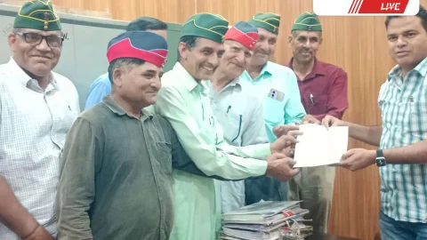 चिड़ावा में पूर्व सैनिकों का विरोध, पाकिस्तान पर कड़ी कार्रवाई की मांग