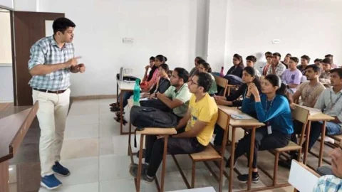 जेजेटी यूनिवर्सिटी में साइबर क्राइम जागरूकता कार्यक्रम आयोजित