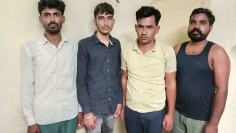 पुलिस ने क्रिकेट का सट्टा करते हुए चार सटोरियों को किया गिरफ्तार