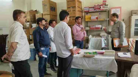 नीमकाथाना सीएमएचओ व आरसीएचओ ने किया सरकारी अस्पताल का औचक निरीक्षण